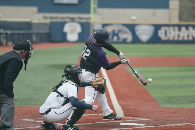Batteur de baseball devant le receveur